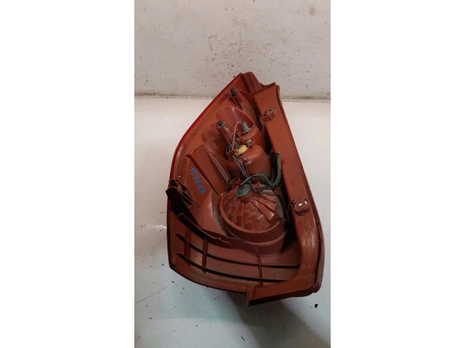PILOTO TRASERO DERECHO MAZDA 5 2007