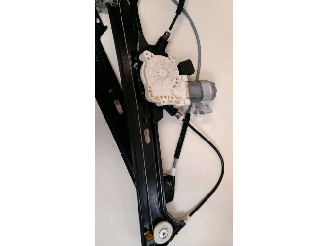 ELEVALUNAS DELANTERO DERECHO BMW SERIE 5 2005