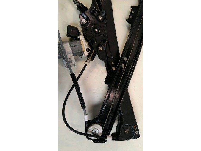 ELEVALUNAS DELANTERO DERECHO BMW SERIE 5 2005