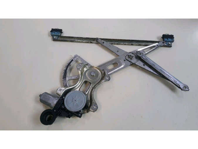 ELEVALUNAS DELANTERO DERECHO LEXUS IS 250 2008
