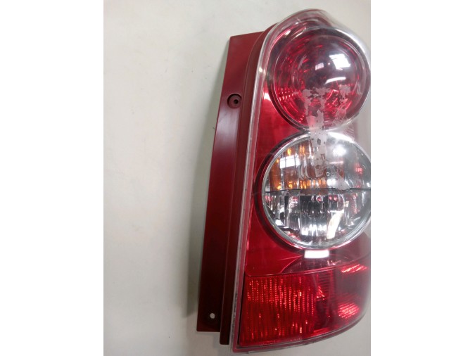 PILOTO TRASERO DERECHO MAZDA MPV 2003