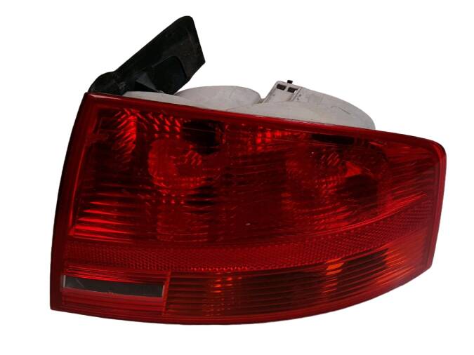PILOTO TRASERO DERECHO EXTERIOR AUDI A4 2006