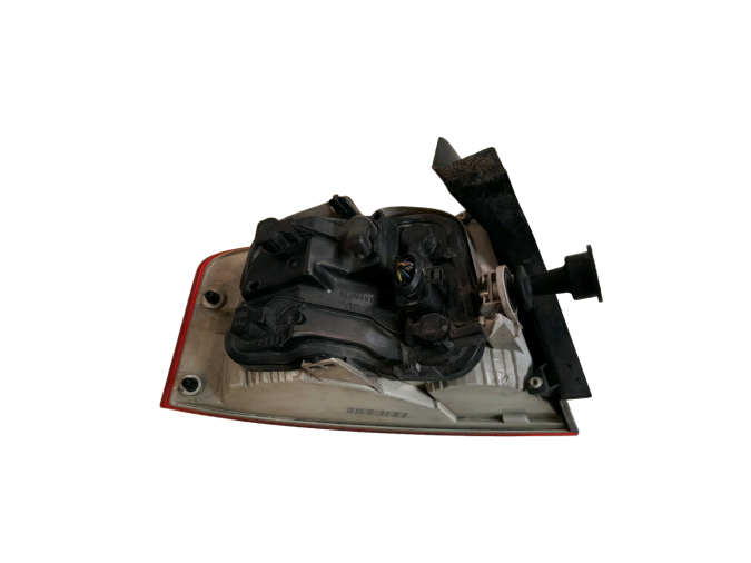 PILOTO TRASERO DERECHO EXTERIOR AUDI A4 2006