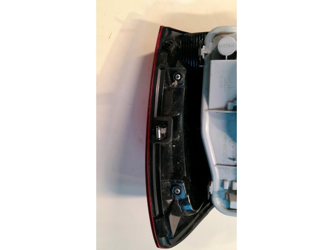 PILOTO TRASERO IZQUIERDO VOLKSWAGEN POLO 2011