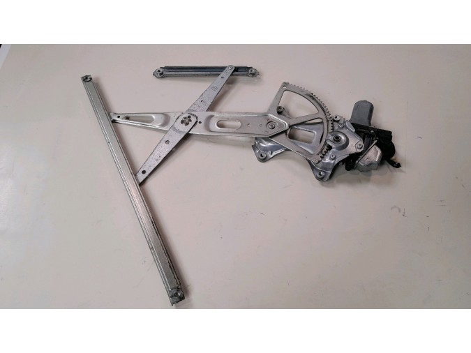 ELEVALUNAS DELANTERO DERECHO LEXUS IS 200D 2011