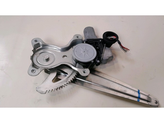 ELEVALUNAS TRASERO DERECHO LEXUS IS 200D 2011