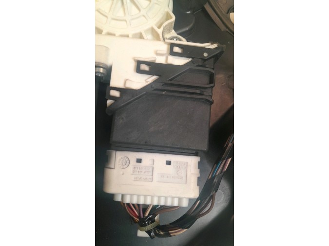 ELEVALUNAS TRASERO DERECHO SEAT LEON 2007