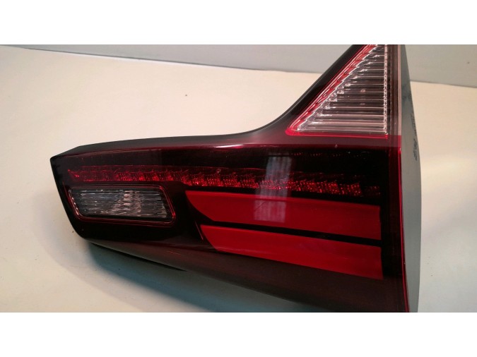 PILOTO TRASERO DERECHO INTERIOR HONDA HR-V 2016