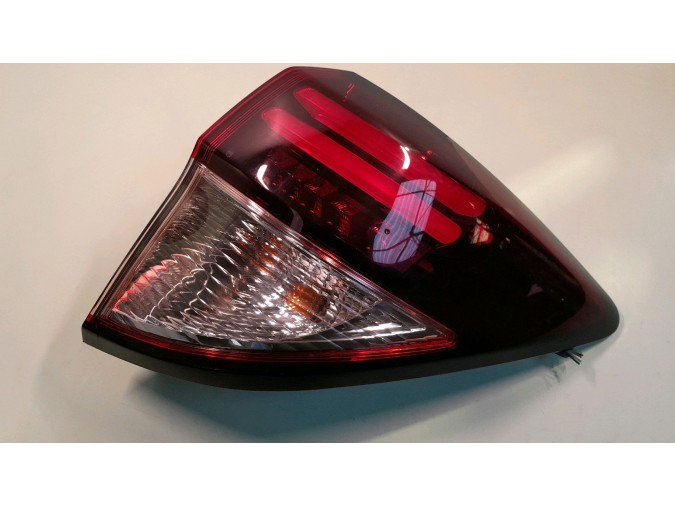 PILOTO TRASERO DERECHO HONDA HR-V 2016