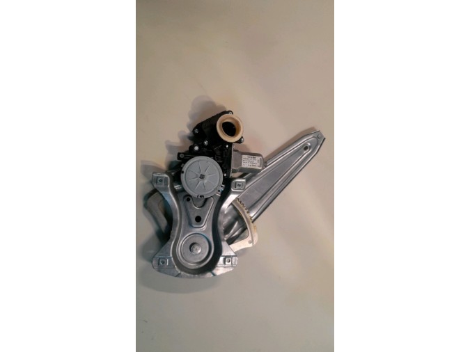 ELEVALUNAS TRASERO IZQUIERDO TOYOTA AURIS 2016