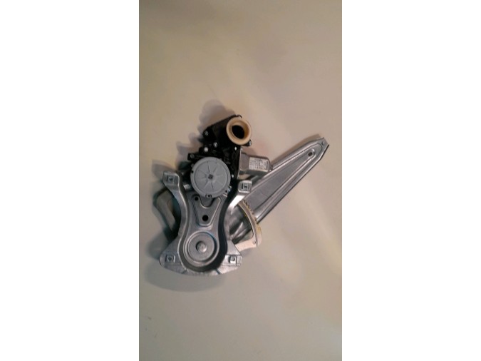 ELEVALUNAS TRASERO IZQUIERDO TOYOTA AURIS 2016