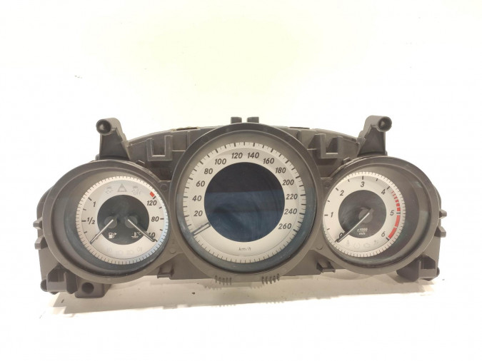CUADRO INSTRUMENTOS MERCEDES C CLASS 2011
