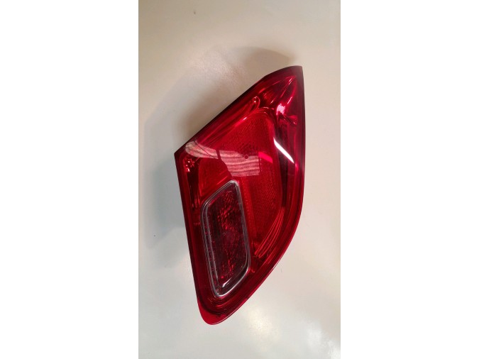 PILOTO TRASERO IZQUIERDO INTERIOR OPEL ASTRA 2013