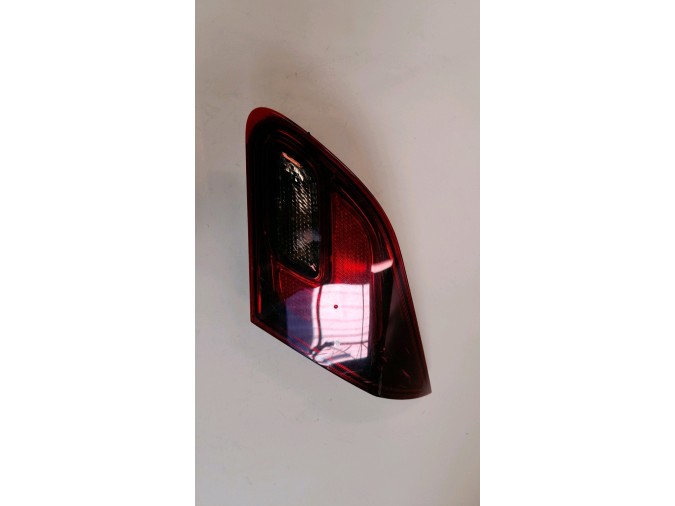 PILOTO TRASERO INTERIOR OPEL ASTRA 2010