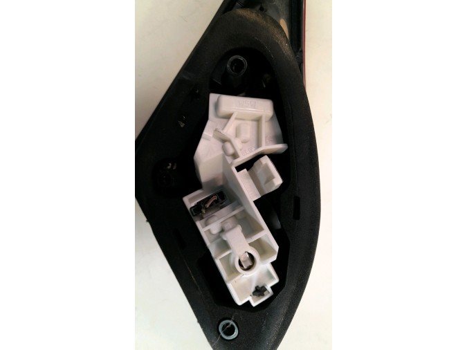 PILOTO TRASERO INTERIOR OPEL ASTRA 2010