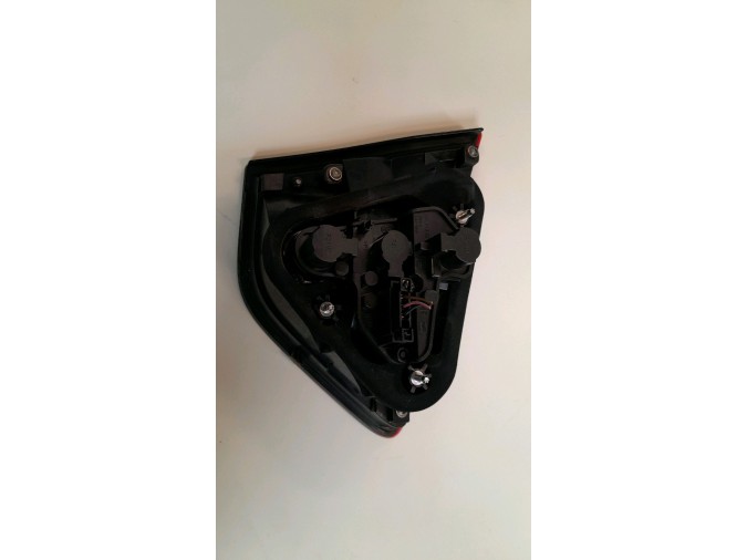 PILOTO TRASERO DERECHO INTERIOR SEAT TOLEDO 2018