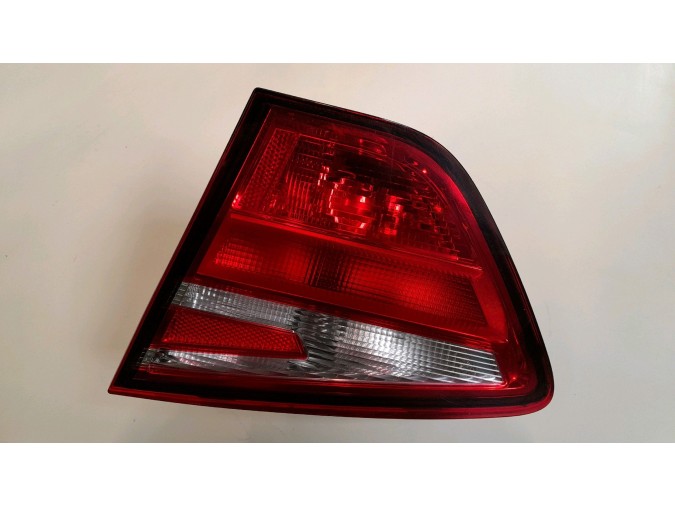 PILOTO TRASERO DERECHO INTERIOR SEAT TOLEDO 2018