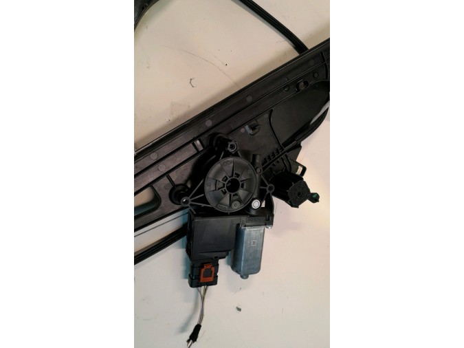 ELEVALUNAS DELANTERO DERECHO PEUGEOT 3008 2020