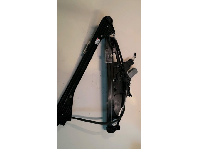 ELEVALUNAS DELANTERO DERECHO PEUGEOT 3008 2020