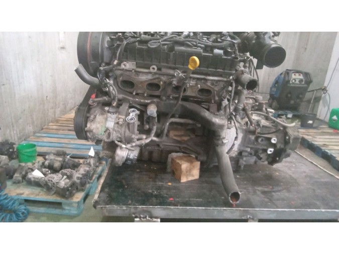 MOTOR CON ACCESORIOS Y CAJA DE CAMBIOS ALFA ROMEO 156 2004