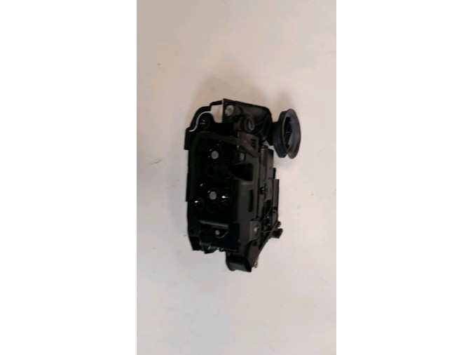 CERRADURA PUERTA TRASERA IZQUIERDA VOLKSWAGEN GOLF 2011