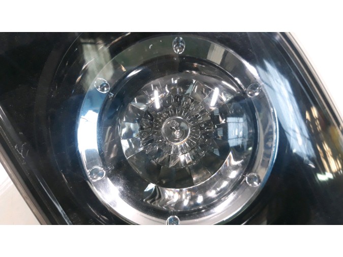 PILOTO TRASERO DERECHO MAZDA 3 2005