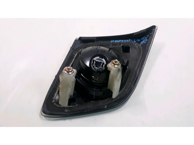 PILOTO TRASERO DERECHO MAZDA 3 2005