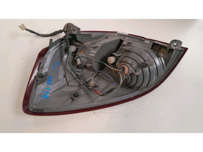 PILOTO TRASERO DERECHO SUBARU LEGACY 2008