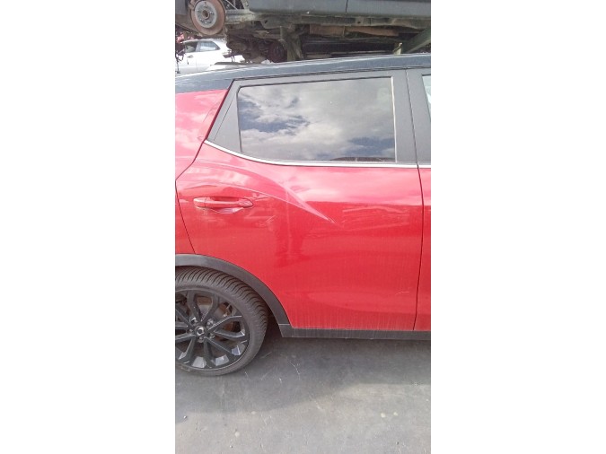 PUERTA TRASERA DERECHA SSANGYONG TIVOLI 2016