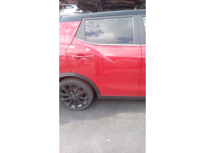 PUERTA TRASERA DERECHA SSANGYONG TIVOLI 2016