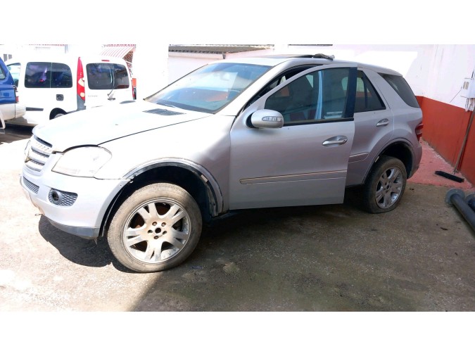 PUERTA DELANTERA IZQUIERDA MERCEDES ML 420 CDI 4MATIC 2007