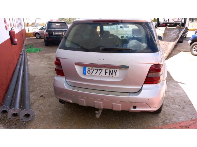PUERTA TRASERA IZQUIERDA MERCEDES ML 420 CDI 4MATIC 2007