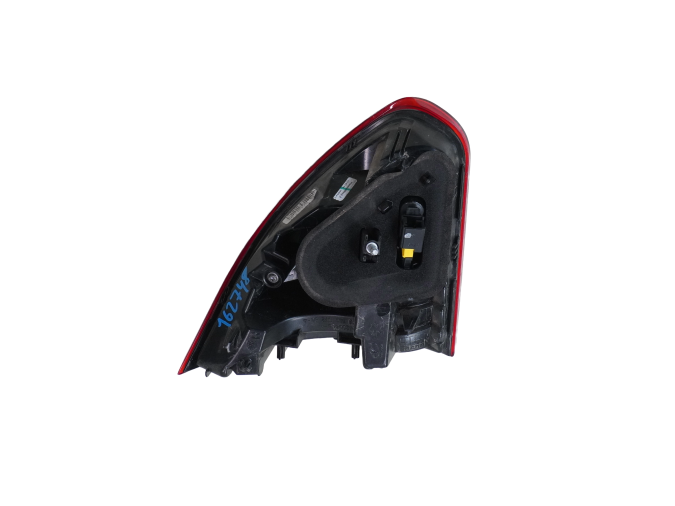 PILOTO TRASERO DERECHO INTERIOR PEUGEOT 2008 VTI 2018