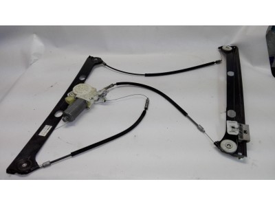 ELEVALUNAS DELANTERO DERECHO MERCEDES VANEO 2005