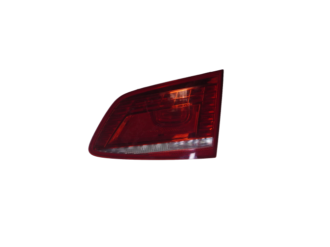 PILOTO TRASERO DERECHO VOLKSWAGEN PASSAT 2014