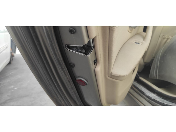 CERRADURA PUERTA TRASERA IZQUIERDA BMW SERIE 5 2009