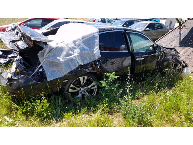 MECANICA TRASERA INFINITI Q70 2016