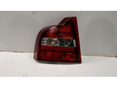PILOTO TRASERO IZQUIERDO VOLVO S80 2000