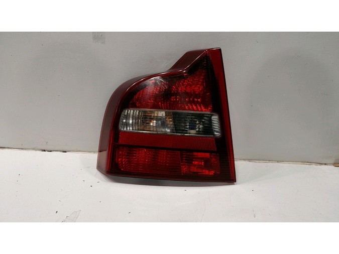 PILOTO TRASERO IZQUIERDO VOLVO S80 2000