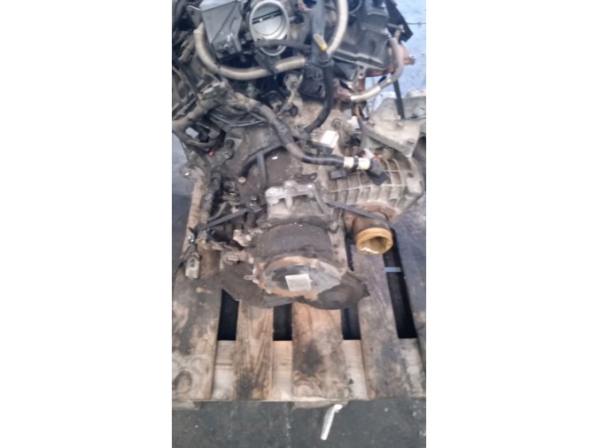 Motor CHRYSLER SEBRING 2001