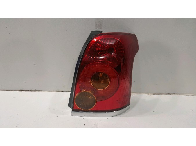 PILOTO TRASERO DERECHO TOYOTA AVENSIS 2006