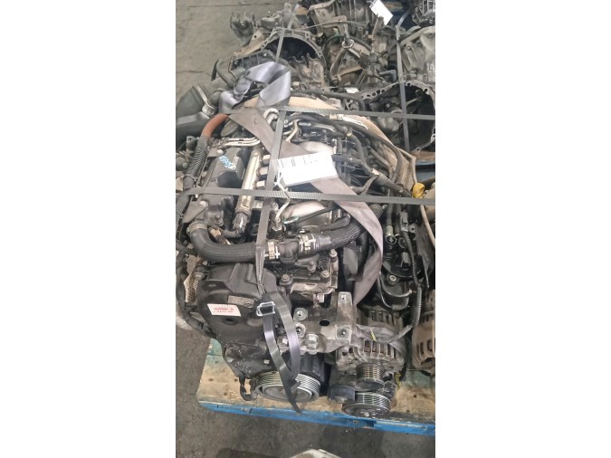 MOTOR CON ACCESORIOS Y CAJA DE CAMBIOS CITROEN C5 2000
