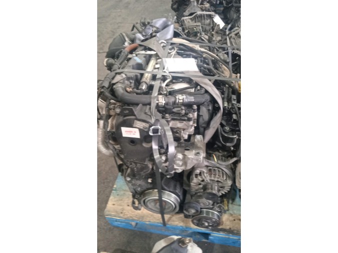MOTOR CON ACCESORIOS Y CAJA DE CAMBIOS CITROEN C5 2000