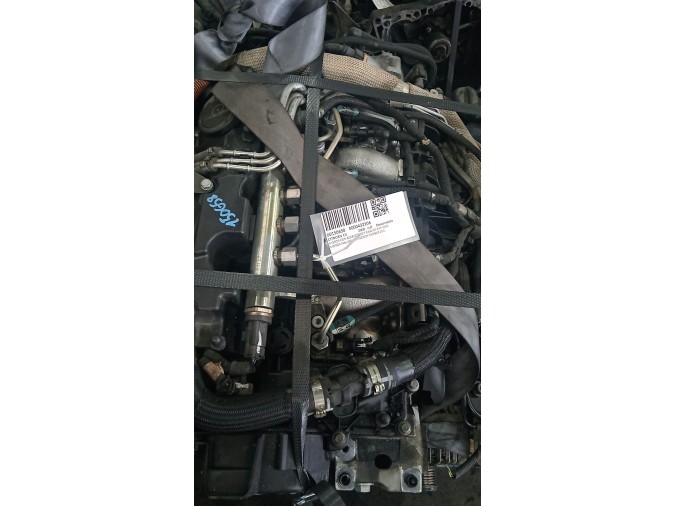 MOTOR CON ACCESORIOS Y CAJA DE CAMBIOS CITROEN C5 2000