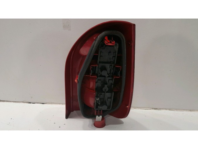 PILOTO TRASERO IZQUIERDO CITROEN XSARA PICASSO ROJO / BLANCO 2000