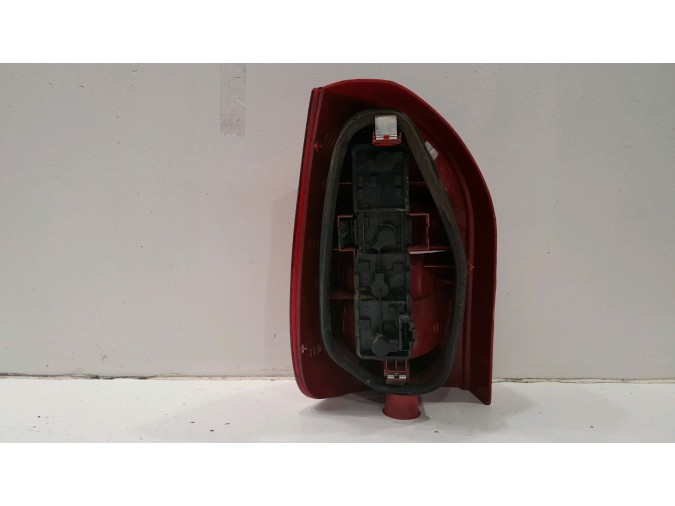 PILOTO TRASERO DERECHO CITROEN XSARA PICASSO ROJO / BLANCO 2000