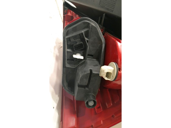 PILOTO TRASERO IZQUIERDO RENAULT MÉGANE ROJO / BLANCO / 2006
