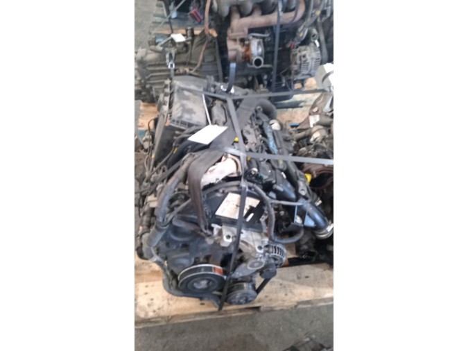 MOTOR CON ACCESORIOS SIN CAJA DE CAMBIOS PEUGEOT 307 2005