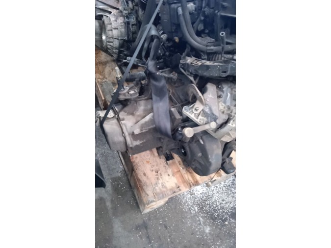 MOTOR CON ACCESORIOS SIN CAJA DE CAMBIOS PEUGEOT 307 2005