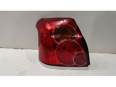 PILOTO TRASERO IZQUIERDO TOYOTA AVENSIS ROJO / AMBAR / ROSA 2005